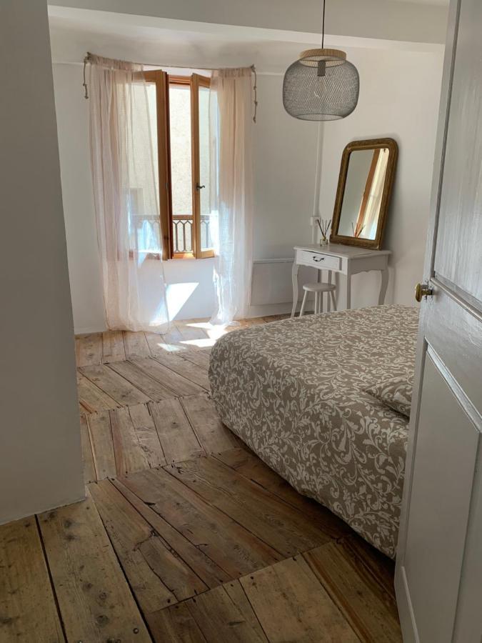 Maison Familiale Des Remparts Colmars Bagian luar foto
